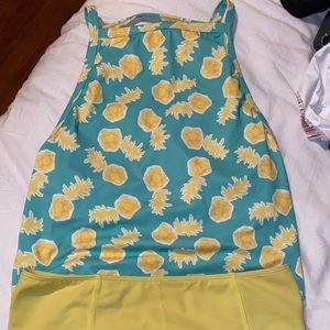 Kortni Jeane pineapple squared up top. Large.